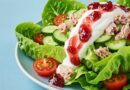 Ensalada con aderezo de mermelada a base de yogur