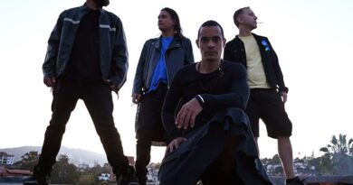 Nueve Noventa te invita a olvidar el drama de espacio y tiempo con «Ojos»