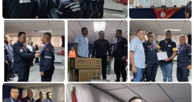 Funcionarios del Cuerpo de Bomberos recibieron barras honoríficas en El Vigía y la Panamericana