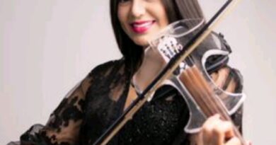 La violinista que Roba Miradas y Corazones en Venezuela: María Virginia García «Mavi» (video)