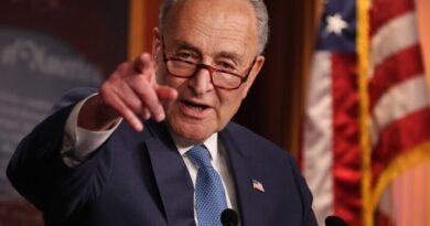 Schumer amenaza con impulsar resolución para frenar despliegue militar de Trump en el Caribe si continúa presión sobre Venezuela