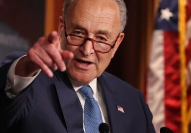 Schumer amenaza con impulsar resolución para frenar despliegue militar de Trump en el Caribe si continúa presión sobre Venezuela