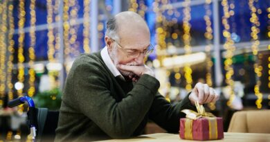 Soledad decembrina: El silencio emocional que impulsa tristeza en el adulto mayor