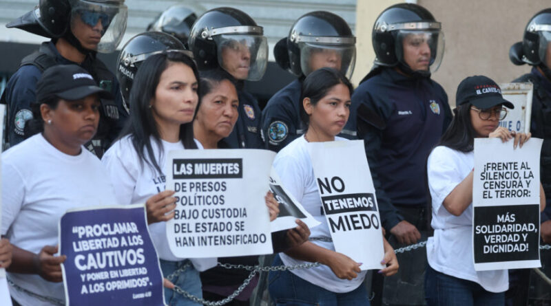 Familiares en Zona 7 exigieron a Jorge Rodríguez cumplir con la liberación de los presos políticos 