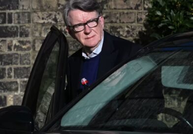 Arrestan a exembajador británico por vinculaciones con el caso Epstein