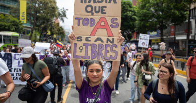 Oposición venezolana exige la libertad para 56 mujeres detenidas por motivos políticos