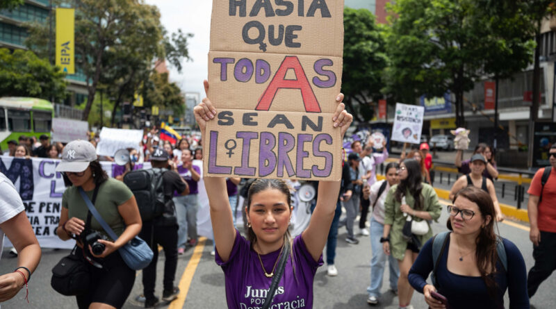 Oposición venezolana exige la libertad para 56 mujeres detenidas por motivos políticos