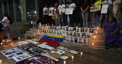 Familiares de presos políticos cumplen 80 días de vigilia en las adyacencias de El Helicoide