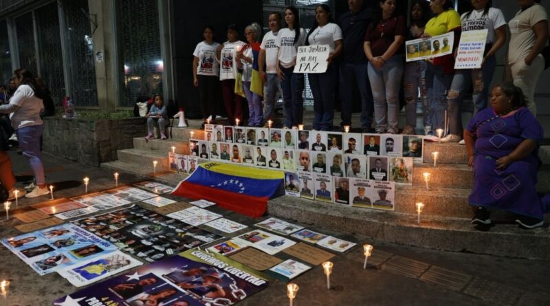 Familiares de presos políticos cumplen 80 días de vigilia en las adyacencias de El Helicoide