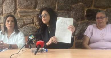 «Es una persecución eterna»: familiares de comisarios y policías del caso 11 de abril denuncian exclusión de la amnistía